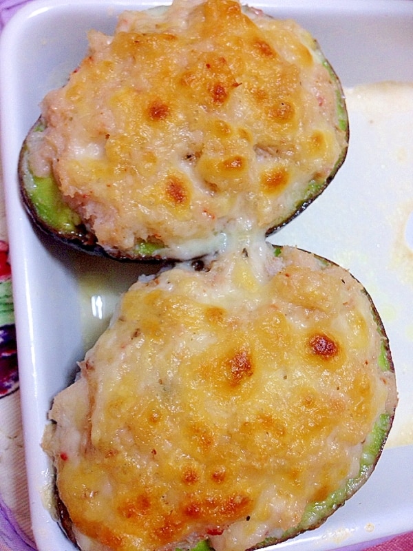 とろける食感♬アボカドのカニ缶グラタン レシピ・作り方 by Mi8045