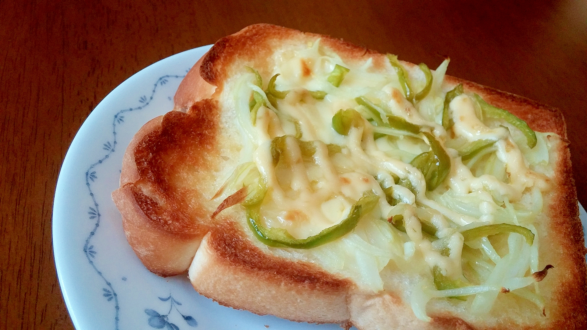 野菜マリネのチーズトースト