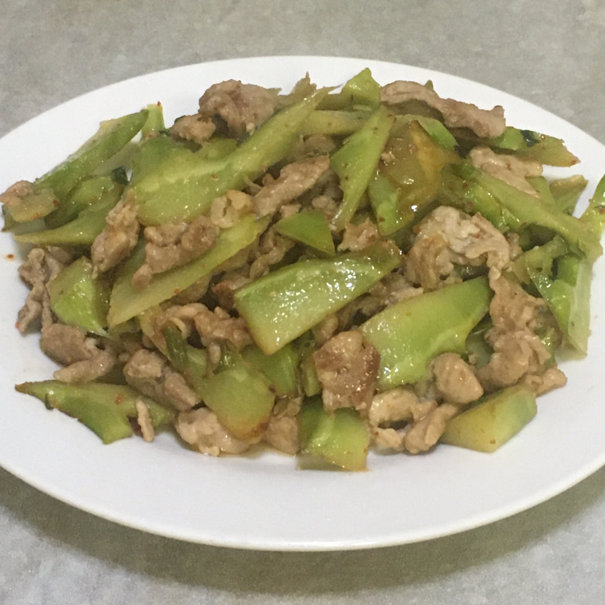 ブロッコリーの茎と豚こま肉のマヨ炒め♪