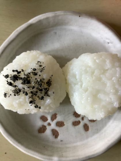 むきエビのおにぎりお弁当(エビチリ＆エビマヨ風?)