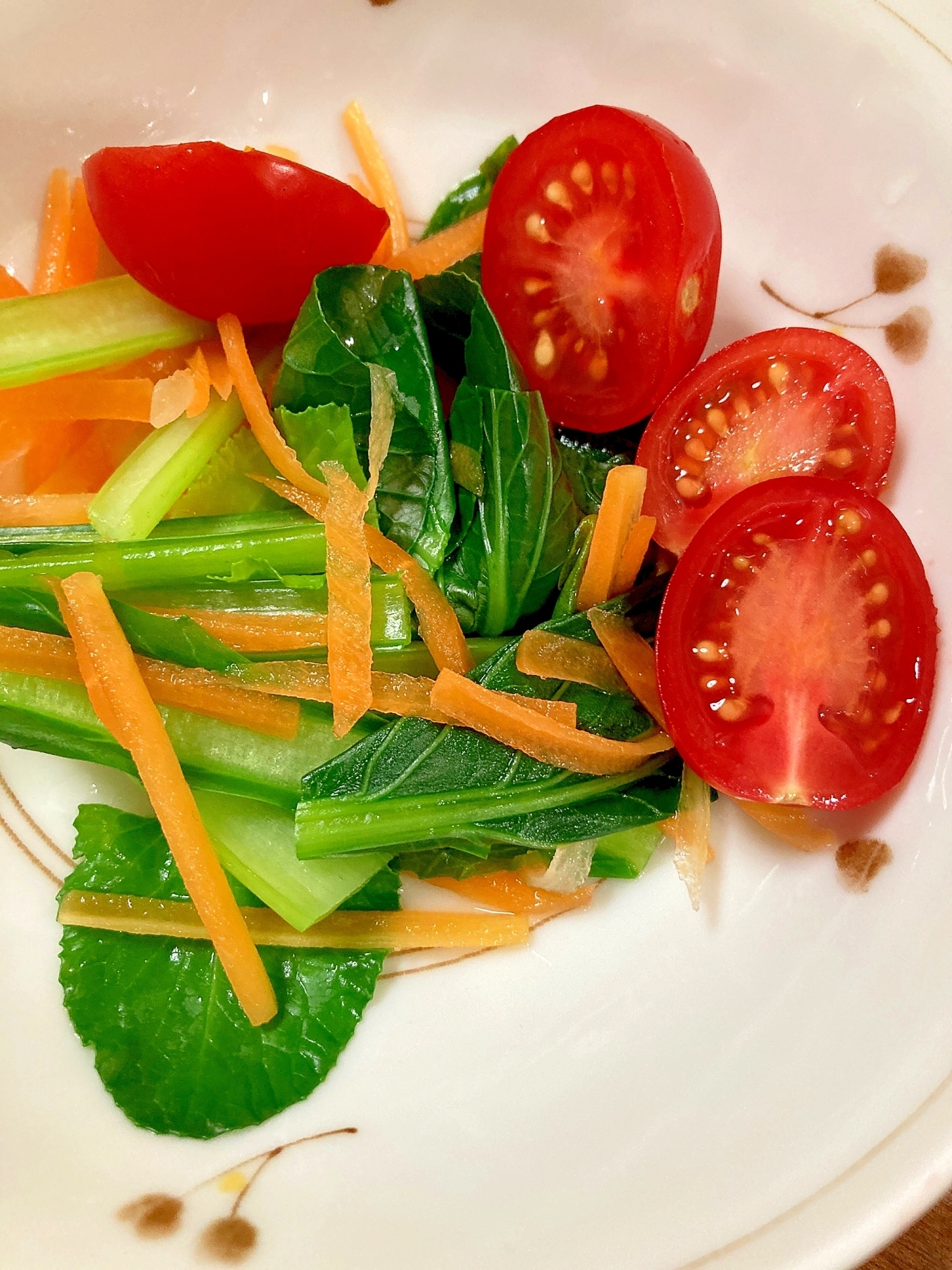 人参 小松菜 トマトのサラダ レシピ 作り方 By 水玉模様 楽天レシピ