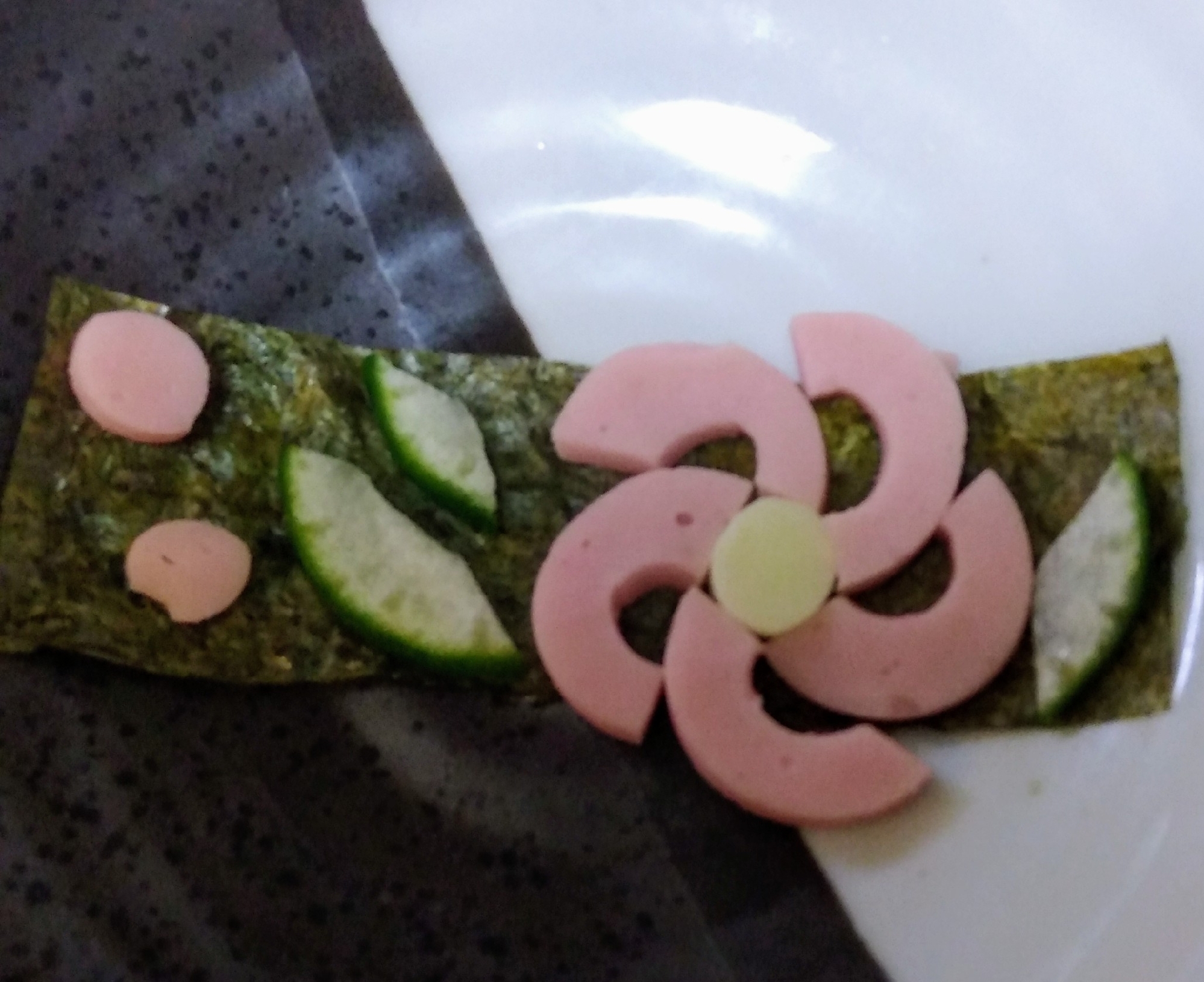 お弁当に 簡単 ご飯の上の花飾り キャラ弁 レシピ 作り方 By Mrtem 楽天レシピ お弁当に 簡単 ご飯の上の花飾り キャラ弁 レシピ 作り方 By Mrtem 楽天レシピ