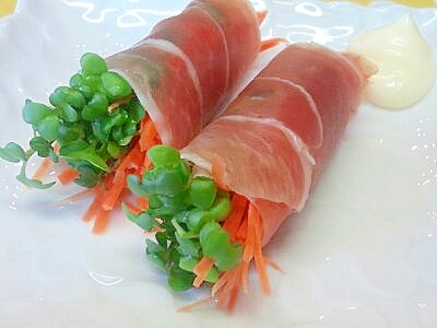 ブロッコリースプラウト&人参の生ハム巻き