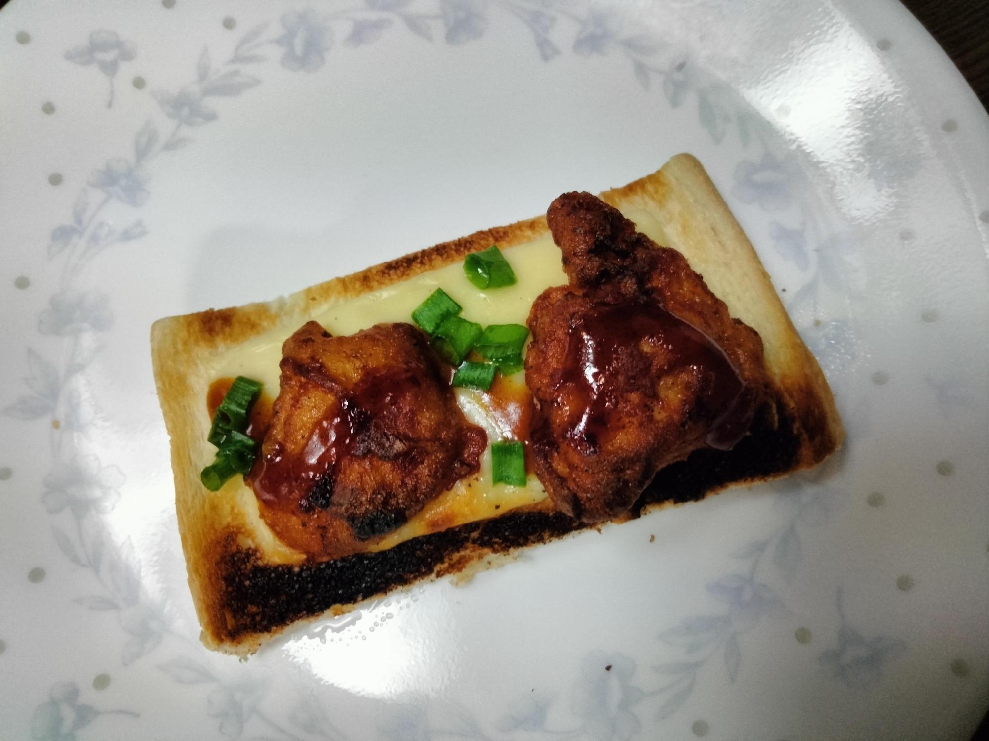 チーズトーストアレンジ 鶏唐揚げ&ねぎのせて