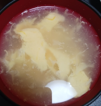 豆腐と溶き卵の味噌汁