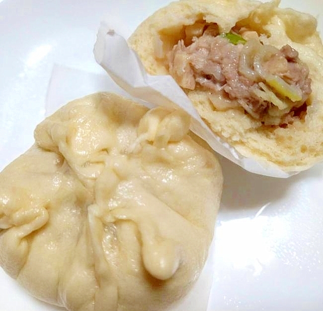 ぎっしり肉餡のホカホカ肉まん