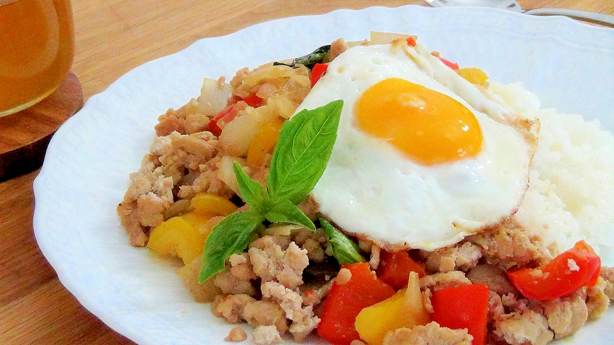 ガパオライス バジルと鶏肉炒めご飯 レシピ動画 レシピ 作り方 By すたーびんぐ 楽天レシピ ガパオライス バジルと鶏肉炒めご飯 レシピ動画 レシピ 作り方 By すたーびんぐ 楽天レシピ