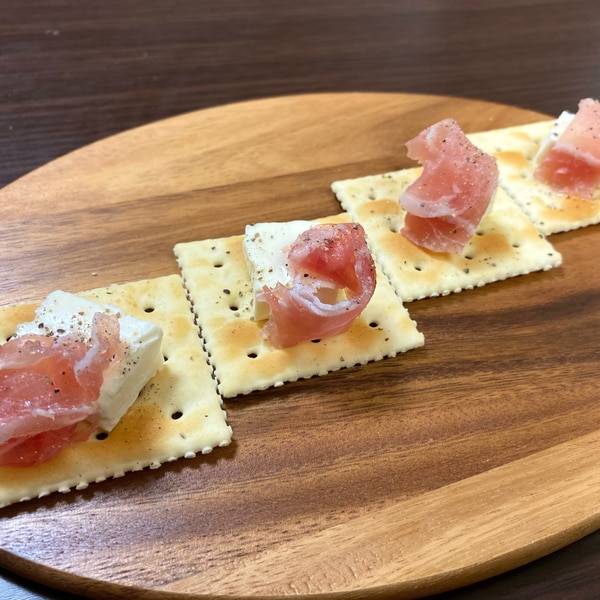 簡単おつまみ 生ハムとクリームチーズのカナッペ レシピ 作り方 By からもまま 楽天レシピ 簡単おつまみ 生ハムとクリームチーズのカナッペ レシピ 作り方 By からもまま 楽天レシピ