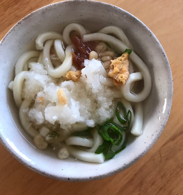 梅干しと大根おろしの天かすうどん