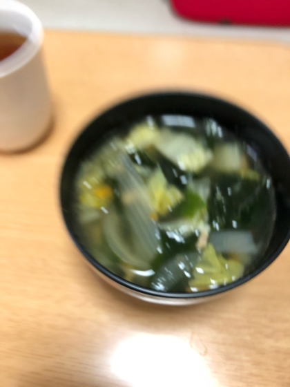 玉ねぎとわかめのかきたまスープ