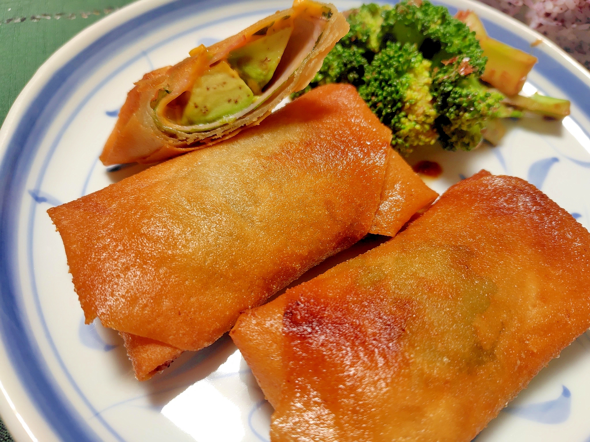 アボカド大葉ハムチーズ春巻き