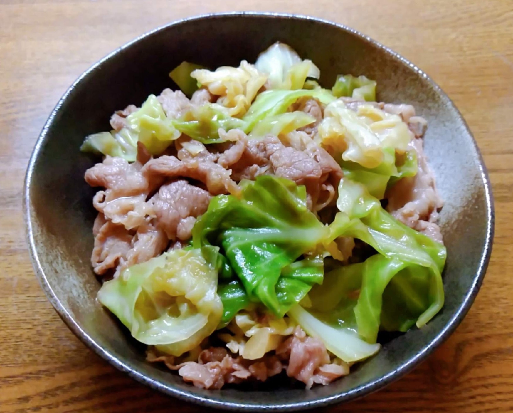 キャベツと牛肉の煮物