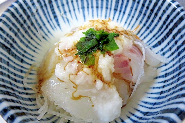 小鉢サイズの山芋かけ刺身