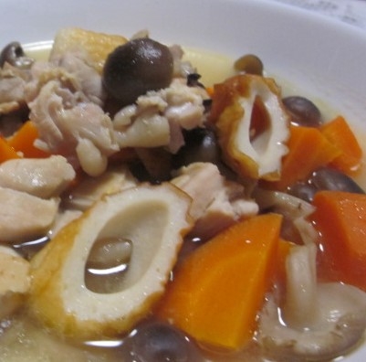 じゃがいも、玉ねぎ、人参、ちくわの煮物