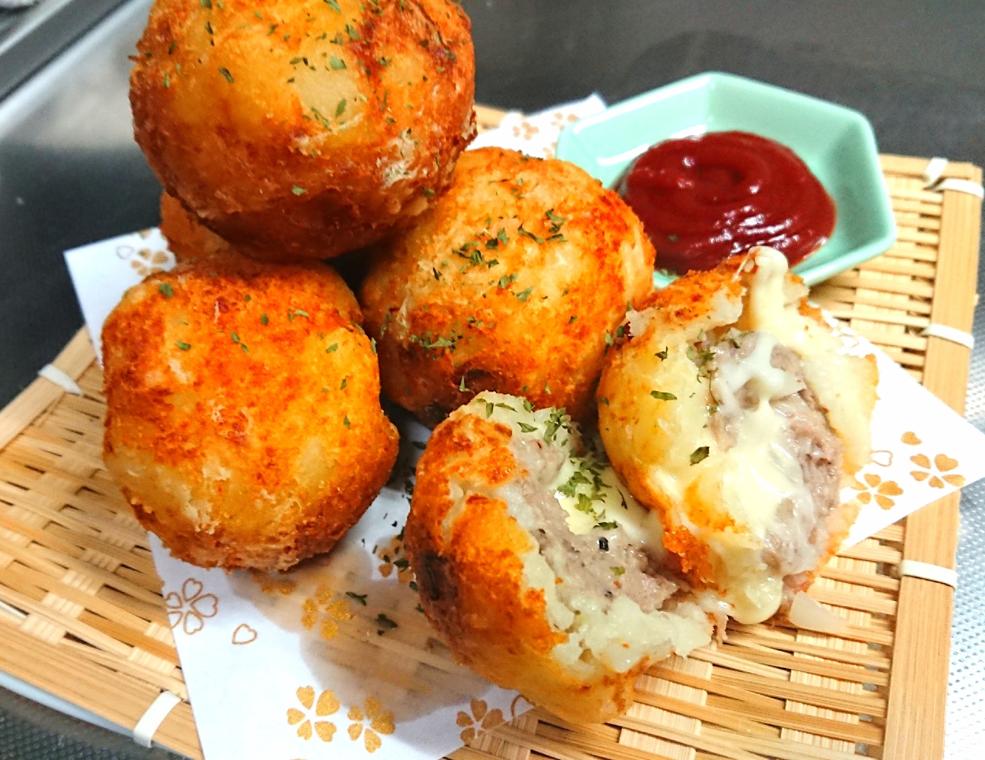 ミートじゃがチーズ揚げ お弁当やパーティーにも レシピ 作り方 By ぴろり 19 楽天レシピ