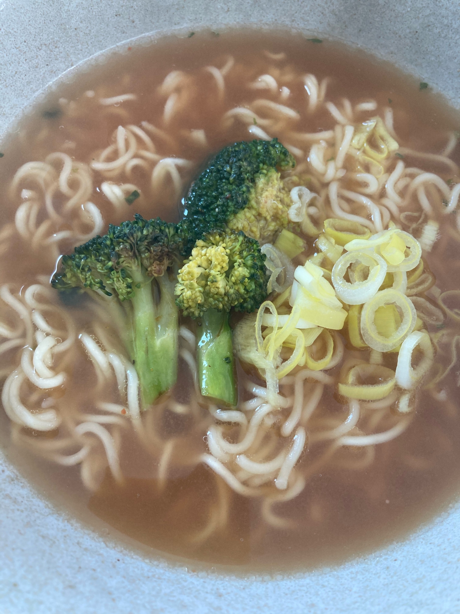 電子レンジでブロッコリーのラーメン