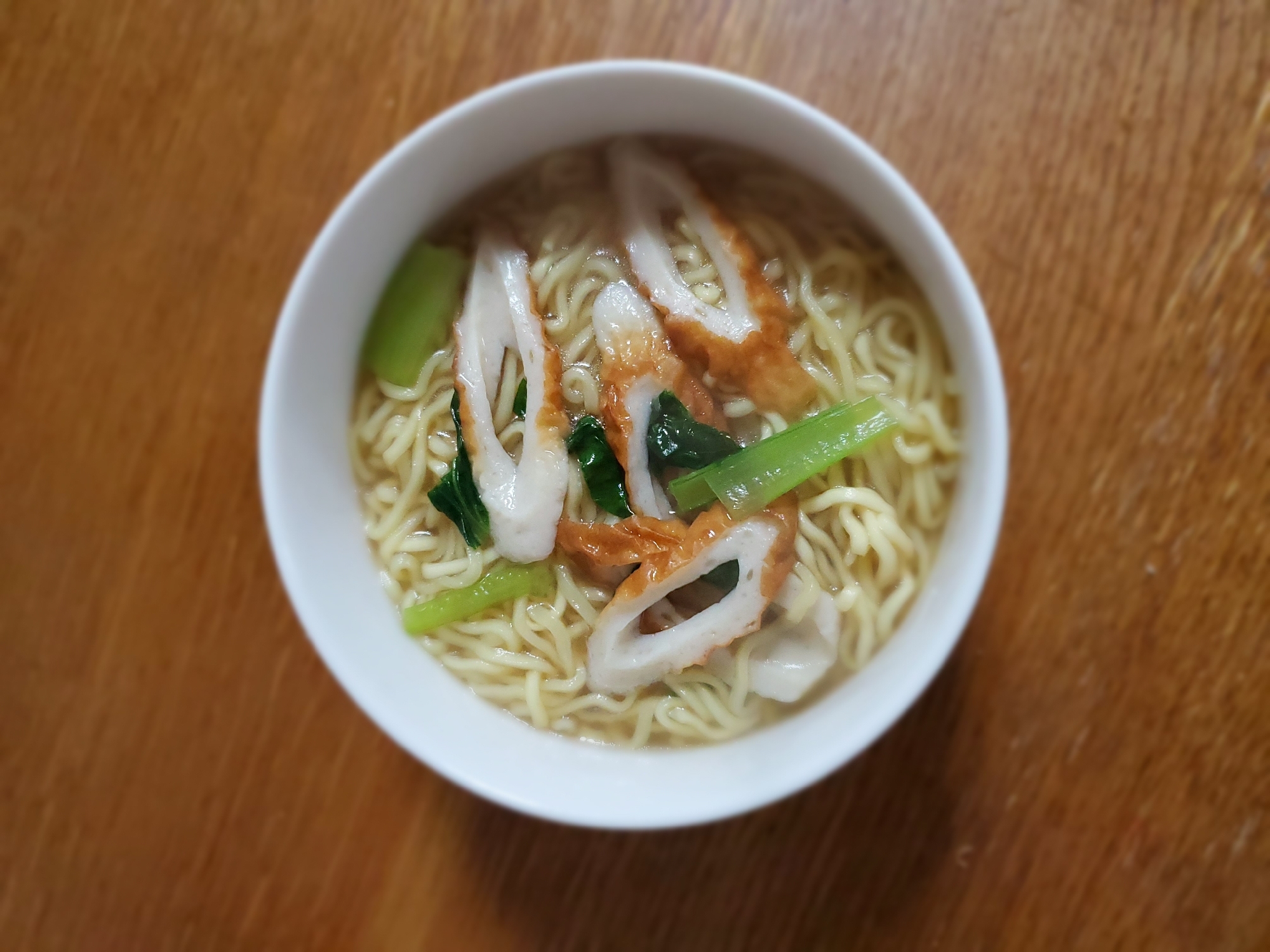 小松菜とちくわの温ラーメン