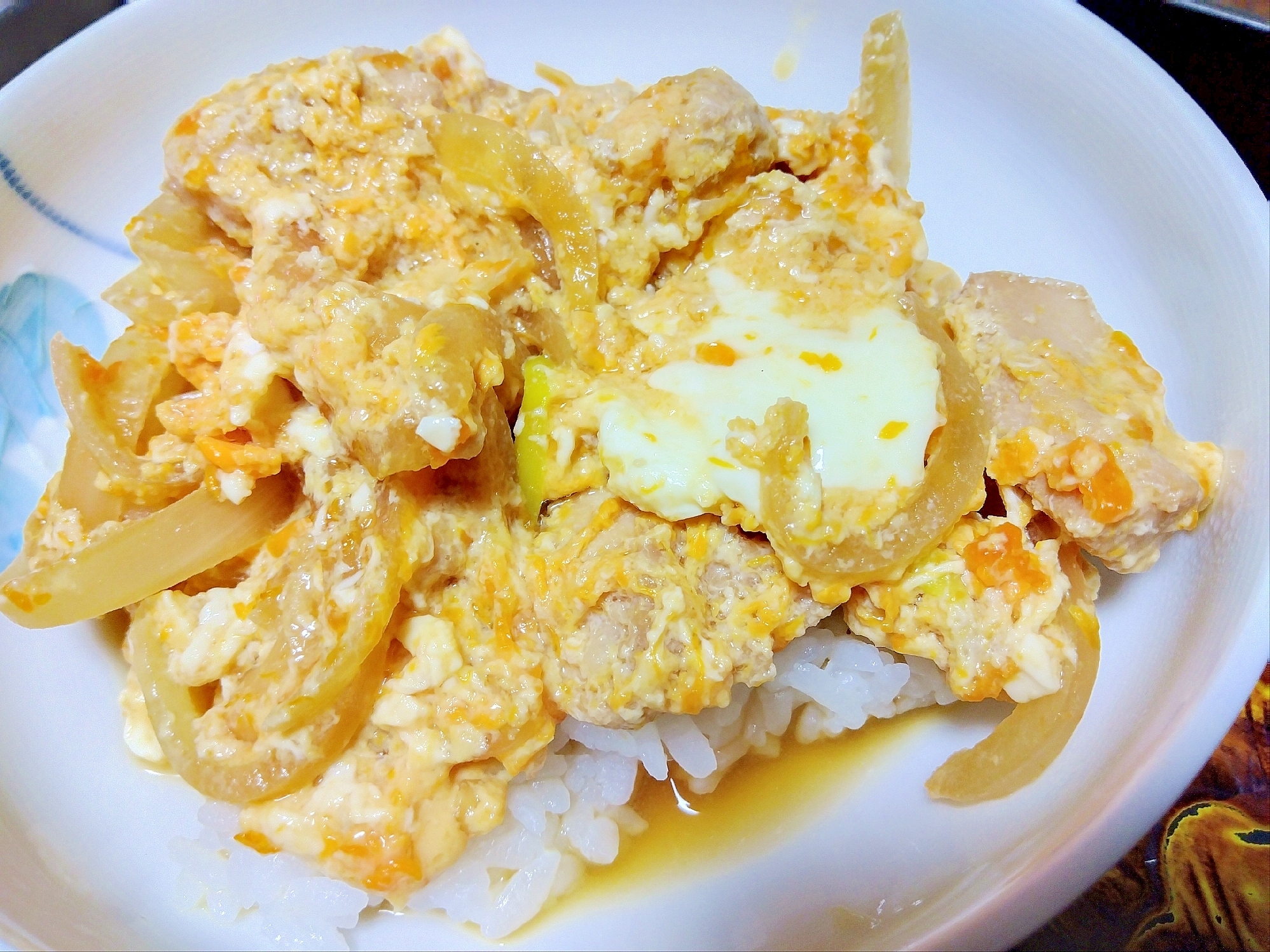 つくば茜鶏と玉葱の親子丼