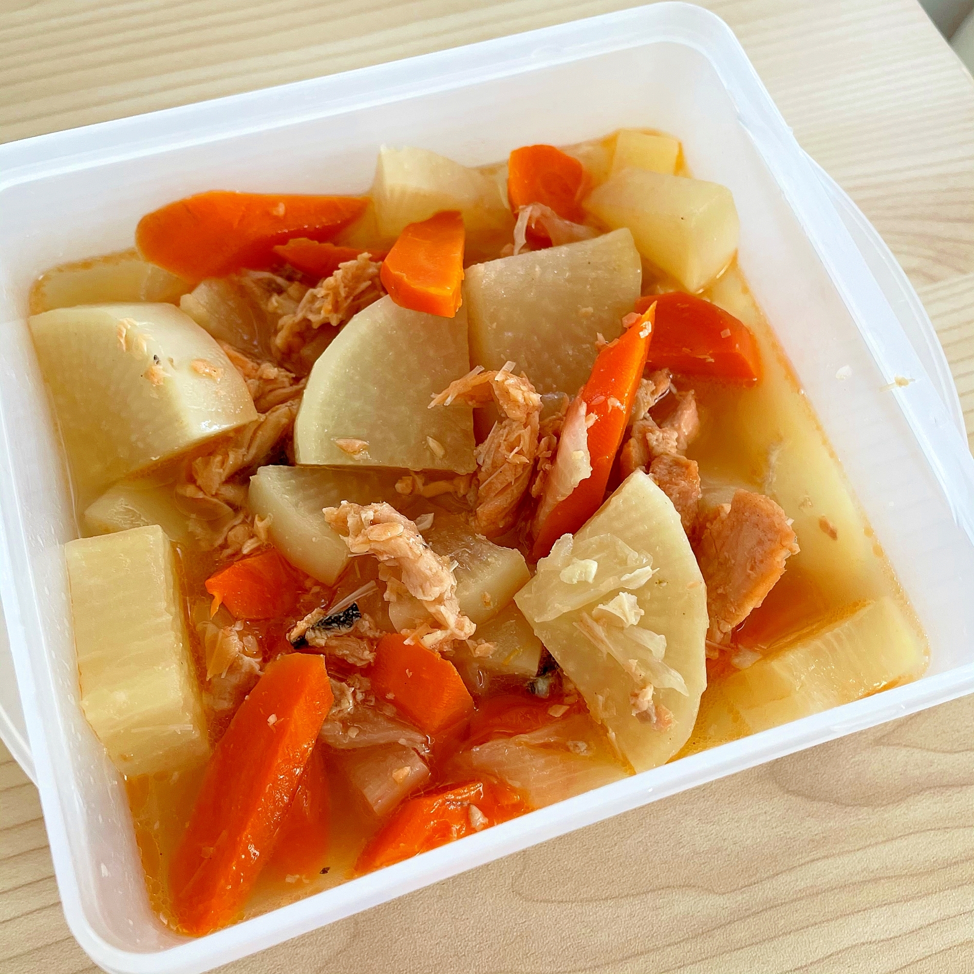 鮭の缶詰で！鮭と大根の煮物