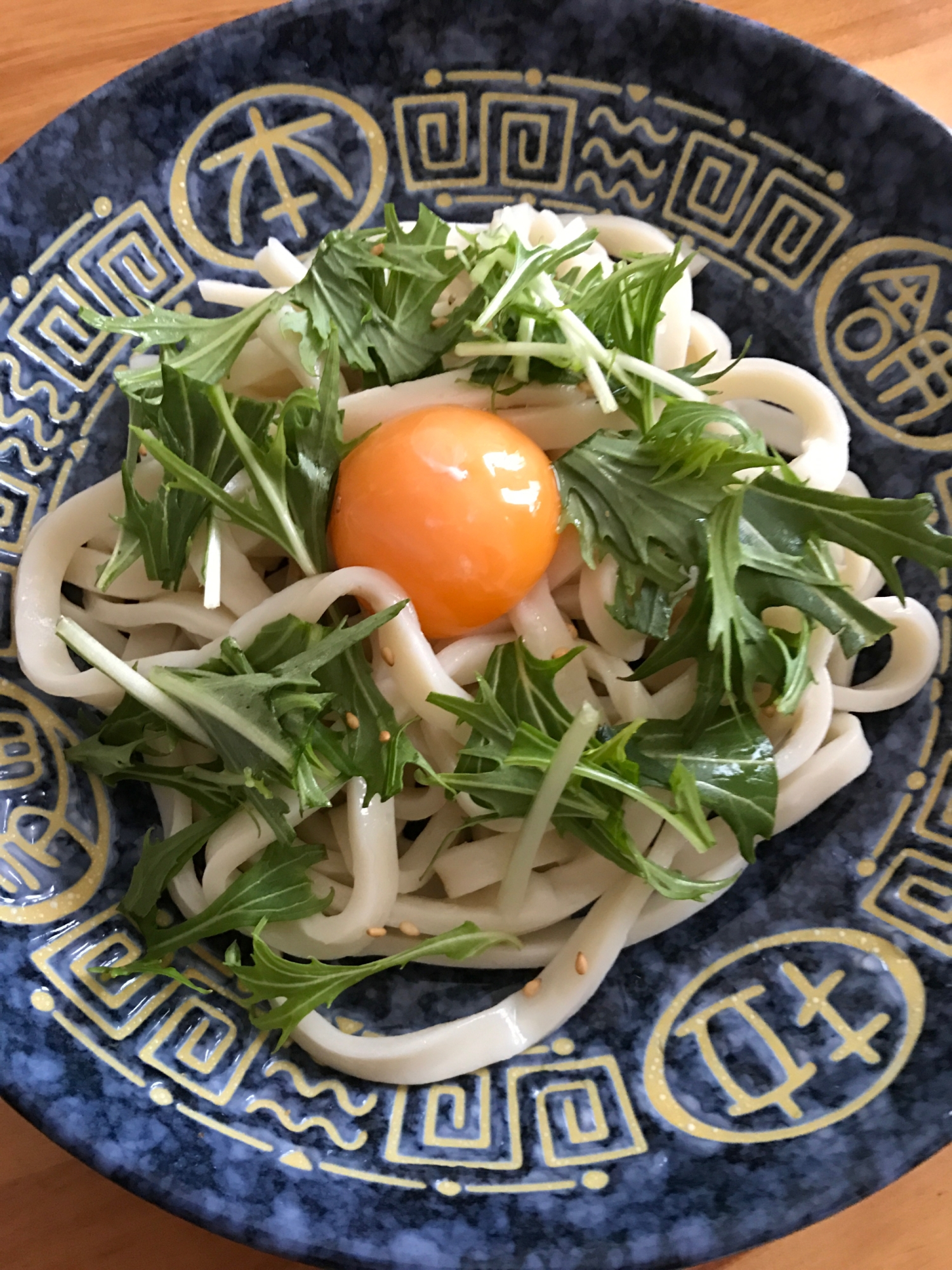 青じそと卵黄の白だしうどん