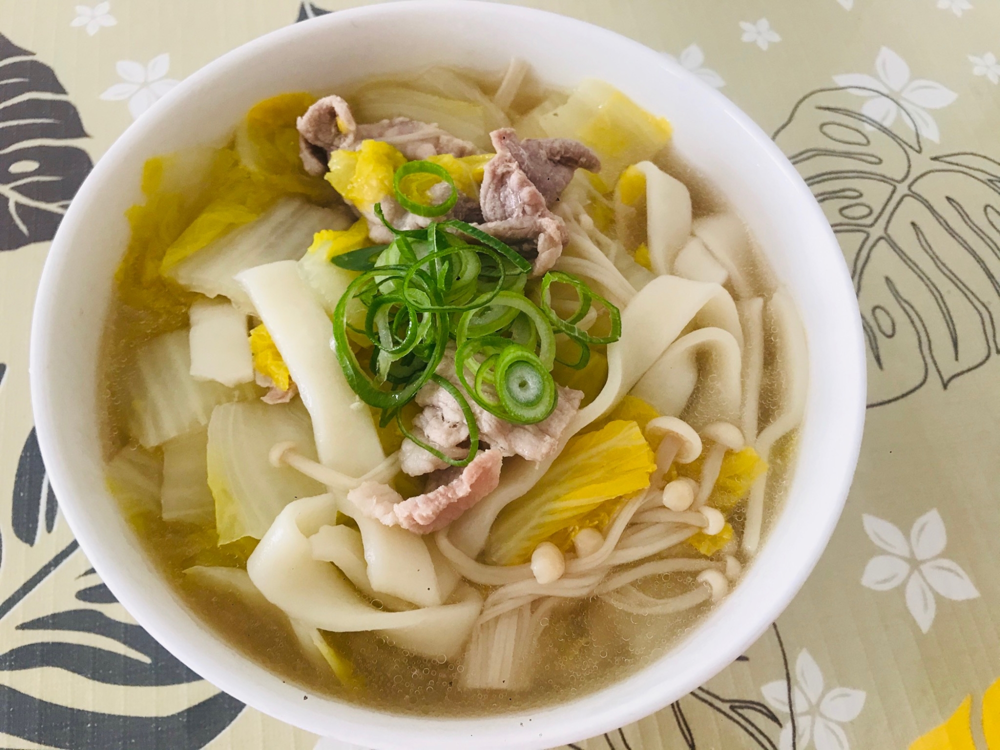 簡単♪白菜と豚肉の煮込みうどん