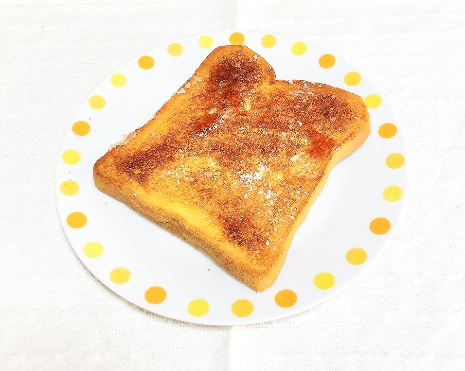 簡単⭐黒蜜とシナモンパウダーがけトースト
