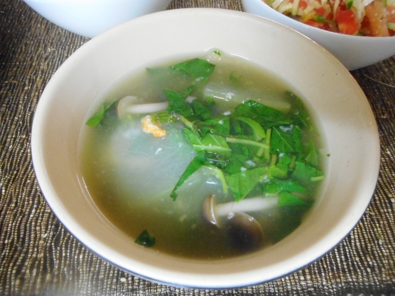 冬瓜とモロヘイヤの中華風スープ