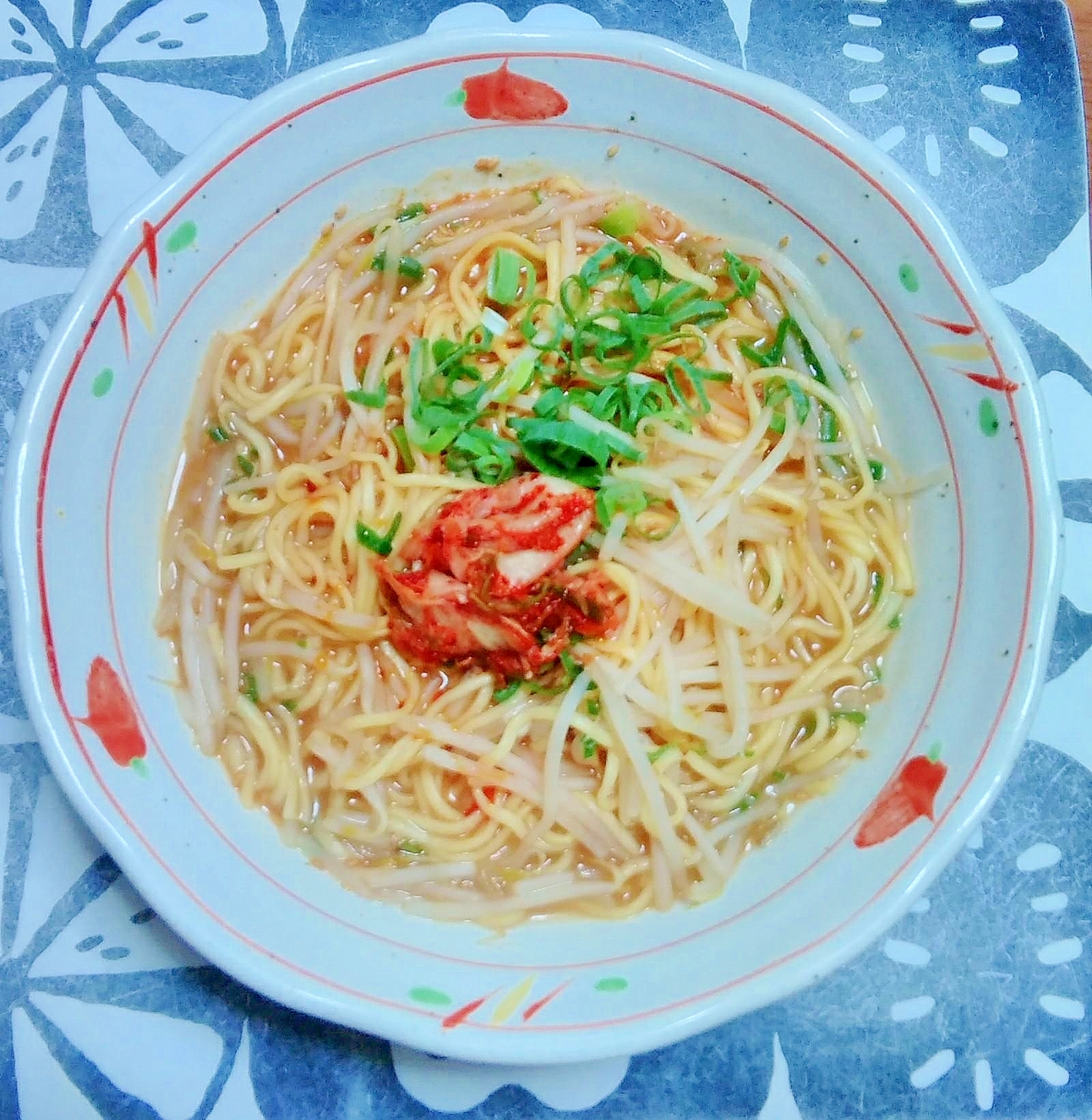 九条ねぎとキムチ入りピリ辛坦々麺