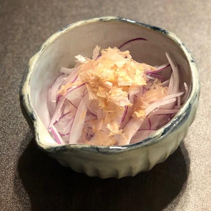 赤玉ねぎのシンプルサラダ