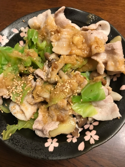 豚バラとキャベツの胡麻味噌だれサラダ。No.460