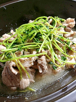 レンジで簡単 豆苗と豚肉の白ワイン蒸し レシピ 作り方 By ゴールデンアルジータ 楽天レシピ レンジで簡単 豆苗と豚肉の白ワイン蒸し レシピ 作り方 By ゴールデンアルジータ 楽天レシピ