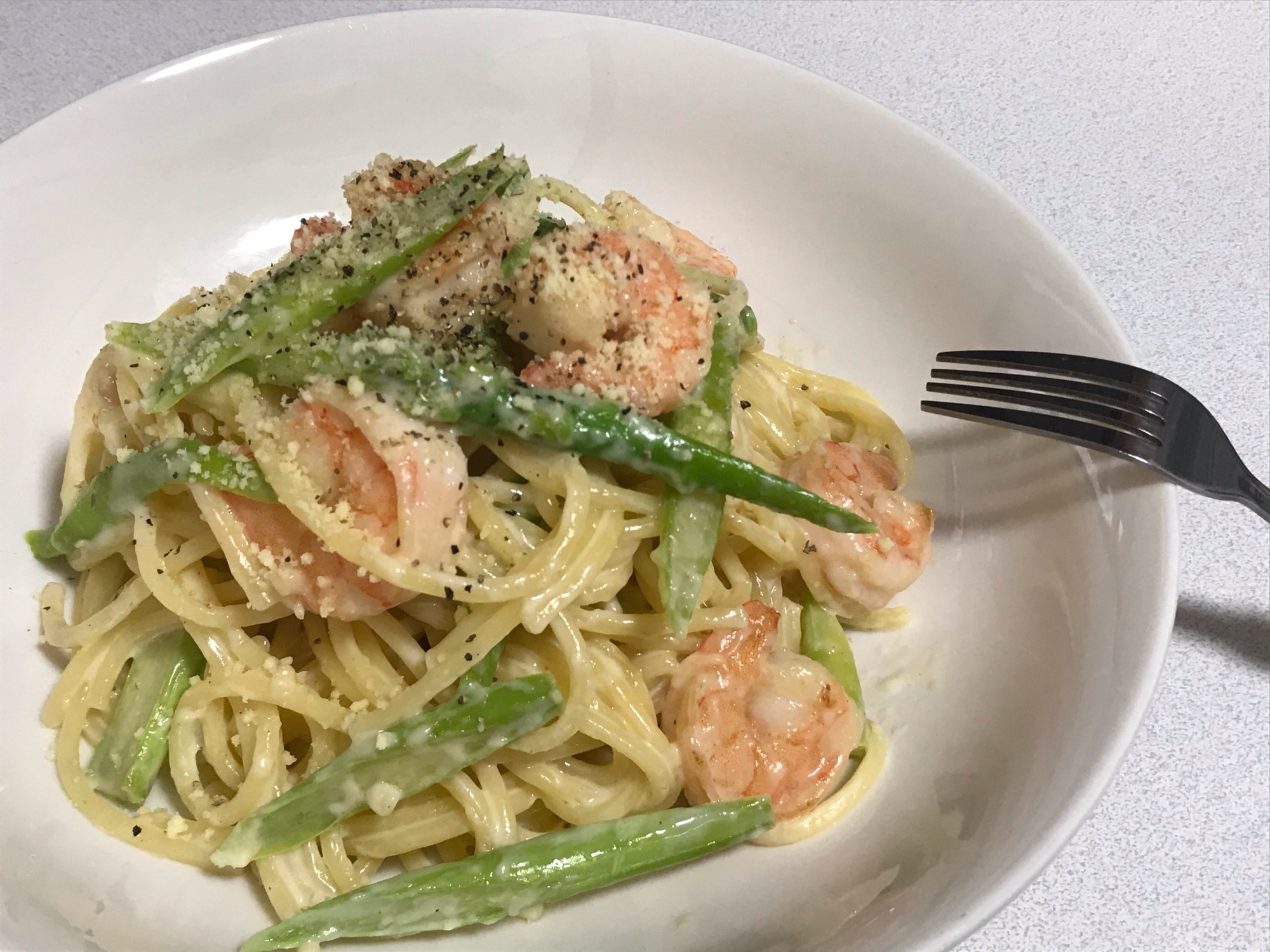 牛乳で作る☆えびとアスパラのクリームチーズパスタ