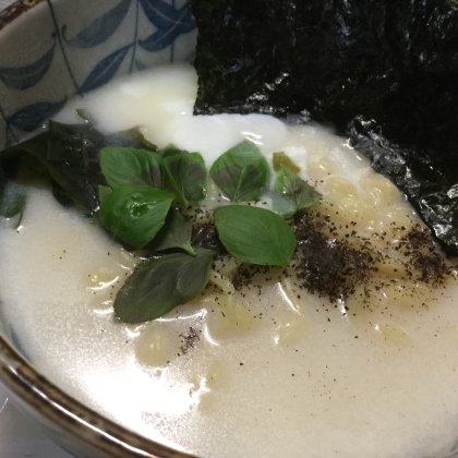 サッポロ一番の袋麺で塩牛乳ラーメン