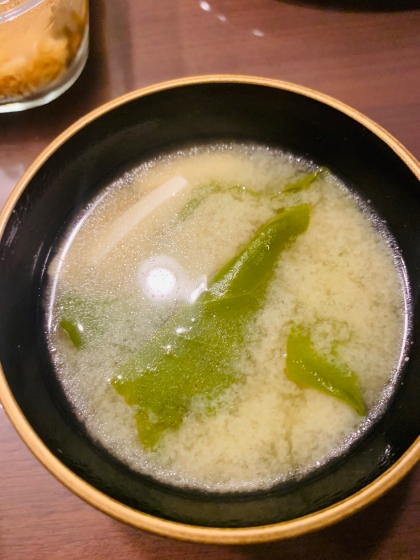 おかわかめと豆腐の味噌汁
