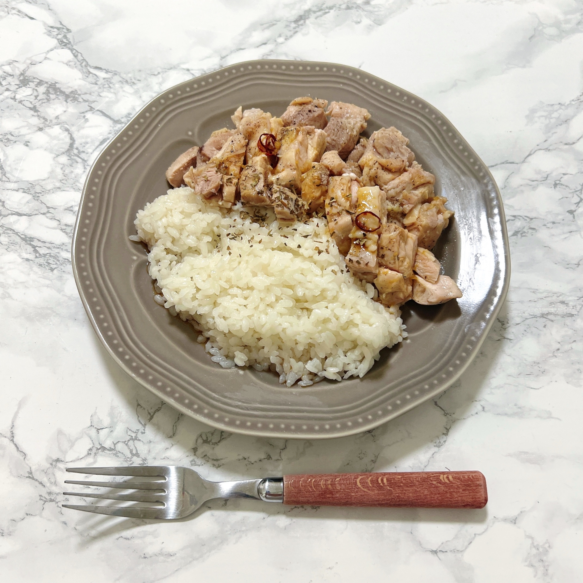 食欲そそる！王道カオマンガイ