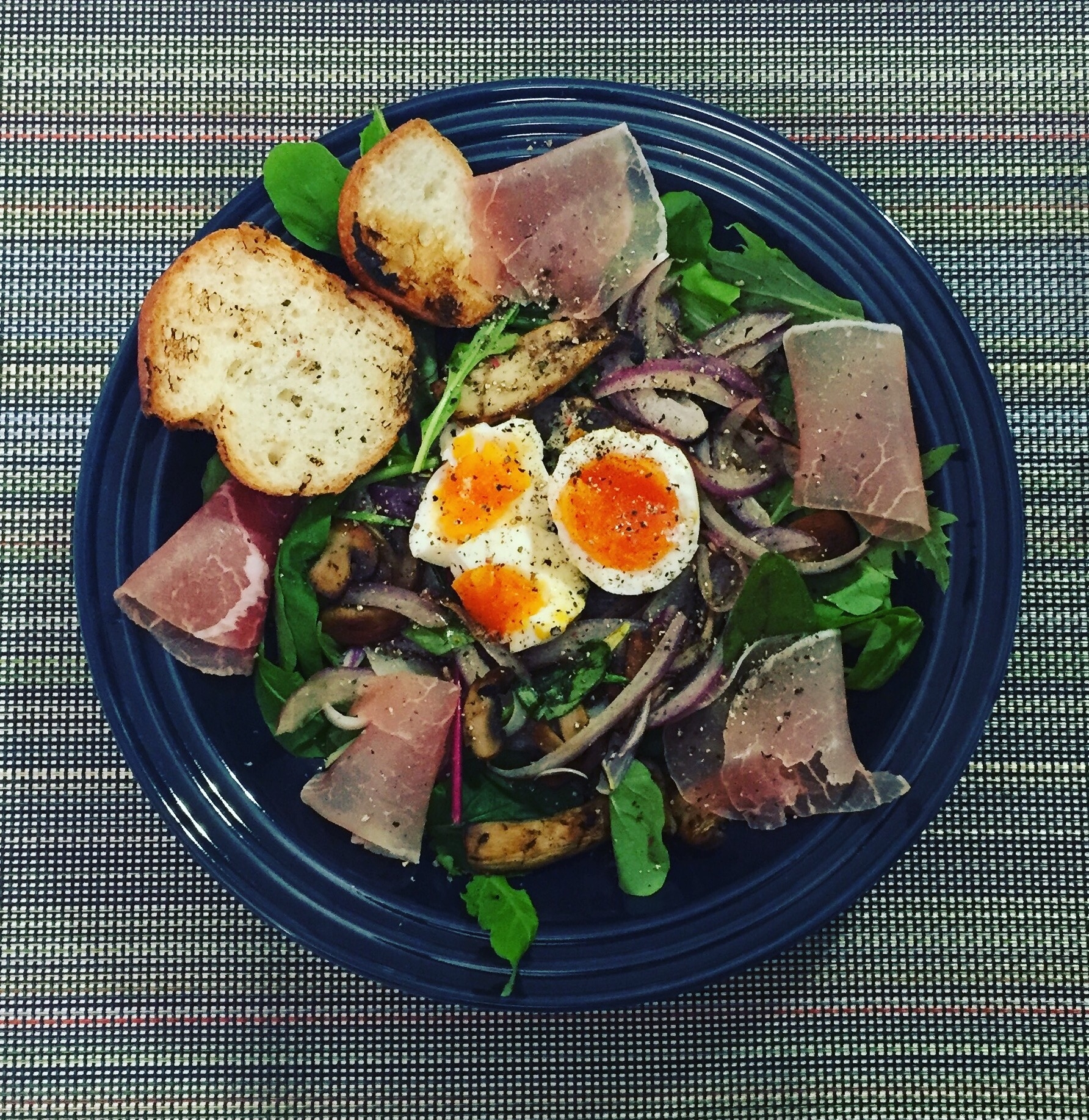 半熟卵の失敗なし きのこのサラダランチプレート レシピ 作り方 By Akiyu0806 楽天レシピ