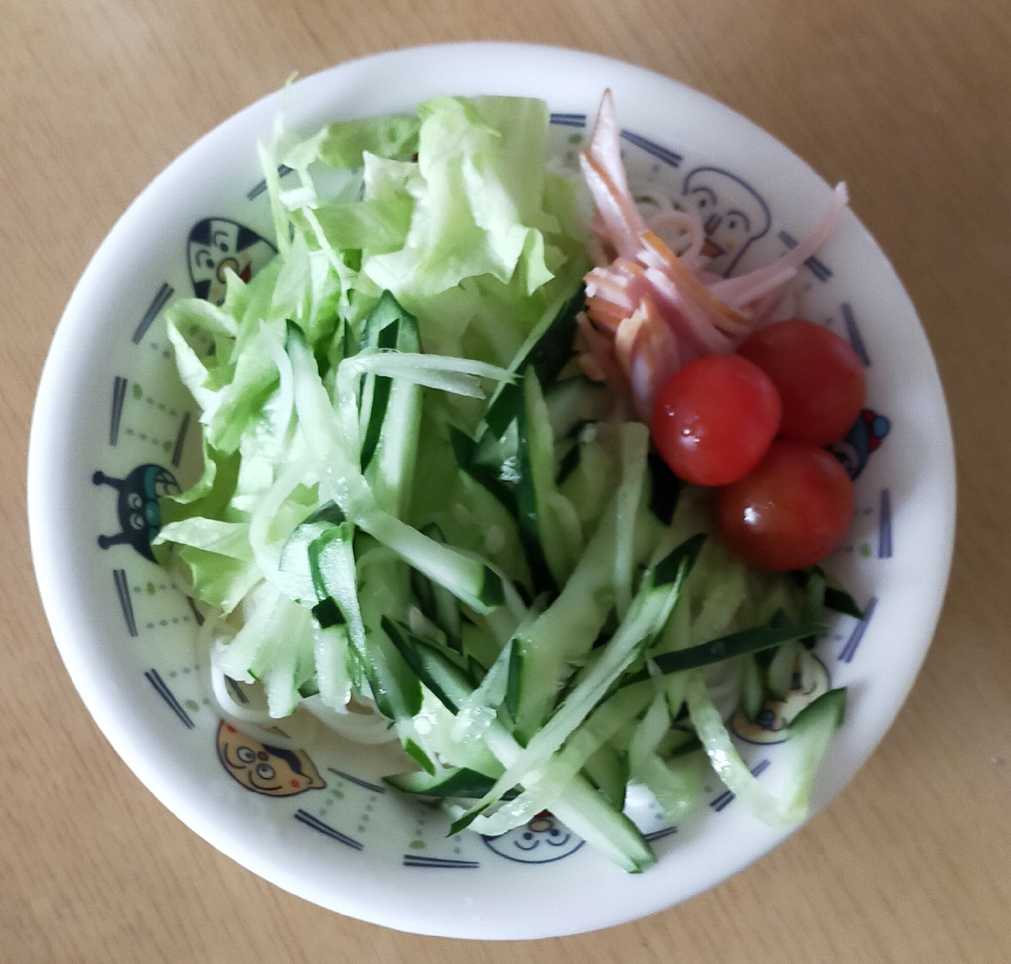 野菜とハムのせ素麺