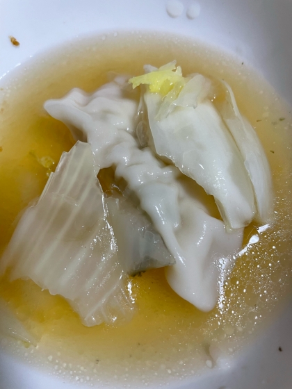 野菜室にある野菜で水餃子スープ