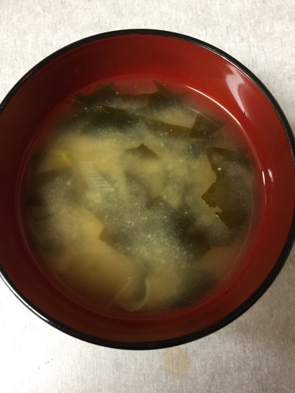 寒い日のお味噌汁はほっと落ち着きますね(*^^*)あるもので簡単に美味しく作れました。ご馳走様でした！素敵なレシピありがとうございました(^^)