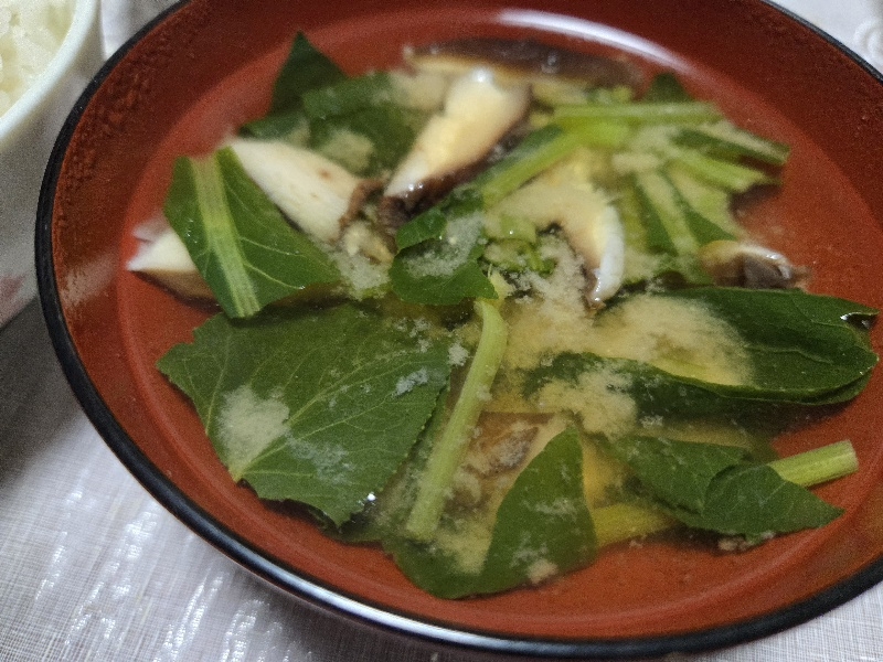 小松菜としいたけのお味噌汁