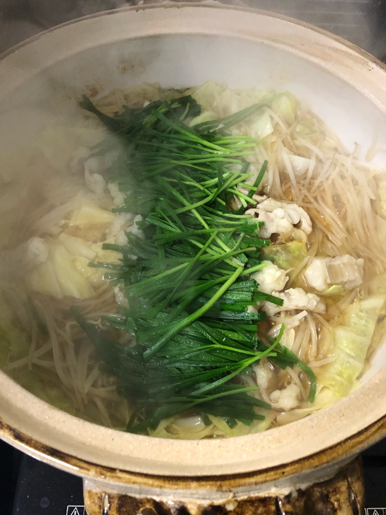 下処理が重要、市販のスープでモツ鍋（醤油）