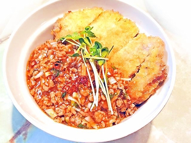 あるお店のアレを参考に!麻婆ロースかつ丼♪