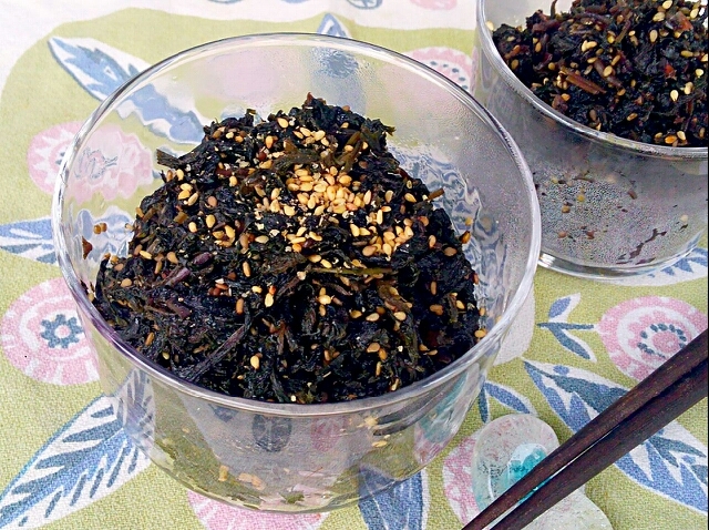 赤紫蘇佃煮 赤じそジュースの絞りシソ使用 レシピ 作り方 By Aivege 楽天レシピ 赤紫蘇佃煮 赤じそジュースの絞りシソ使用 レシピ 作り方 By Aivege 楽天レシピ