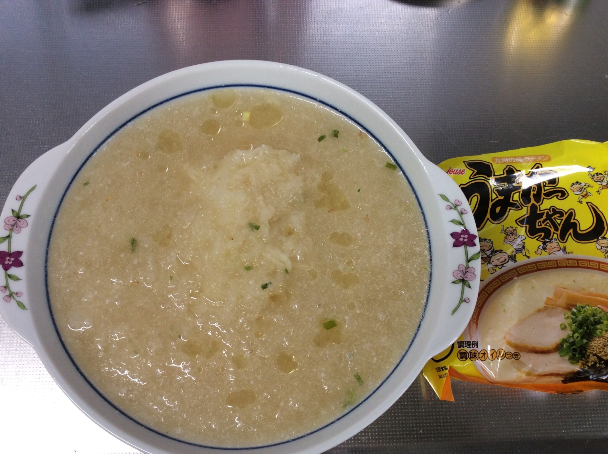 トンコツ袋麺アレンジ(醤油&大根おろし足し)