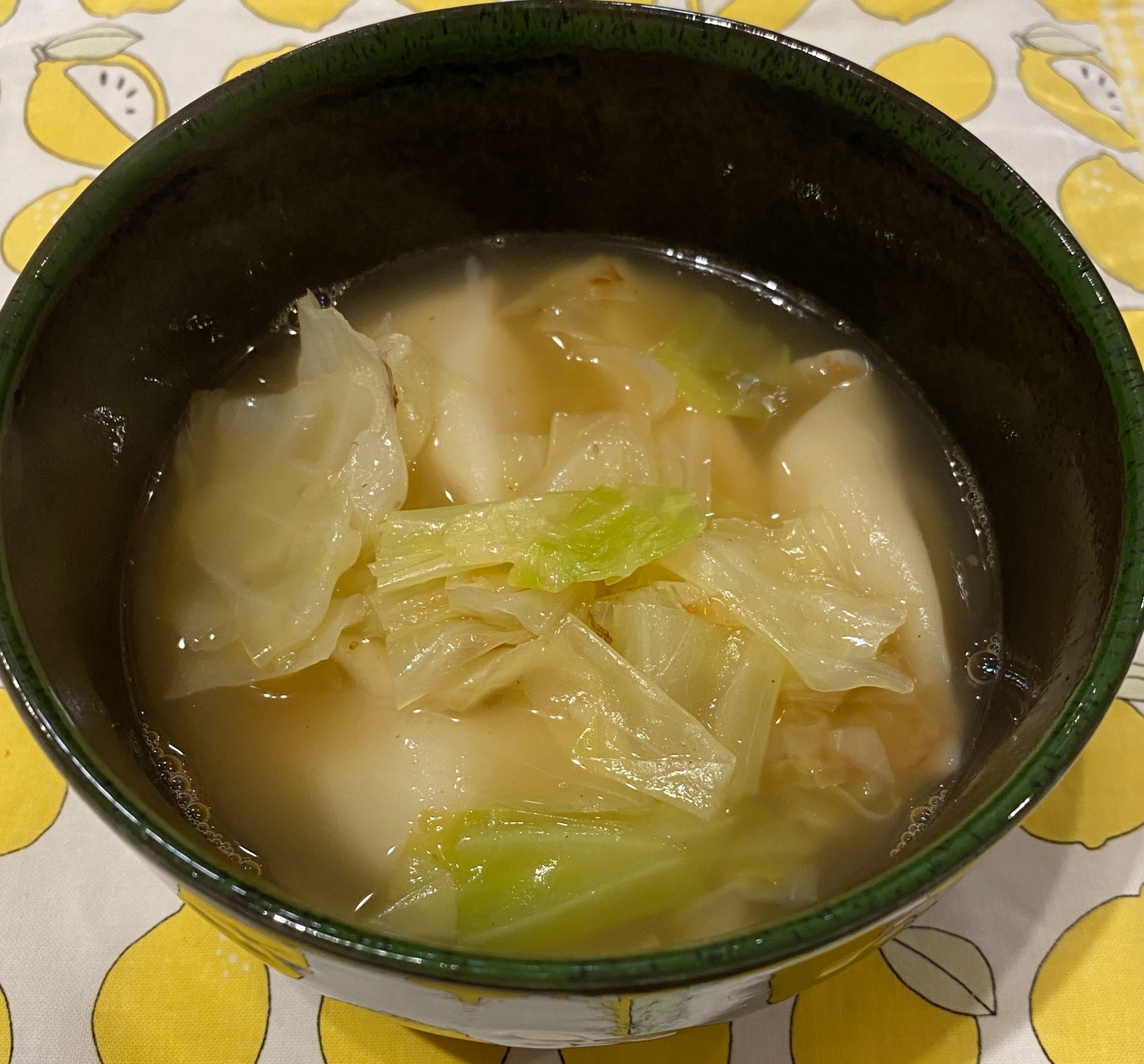 簡単☆水餃子とキャベツのスープ