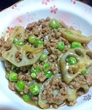 蓮根とグリンピースのそぼろカレー煮【今日の献立】