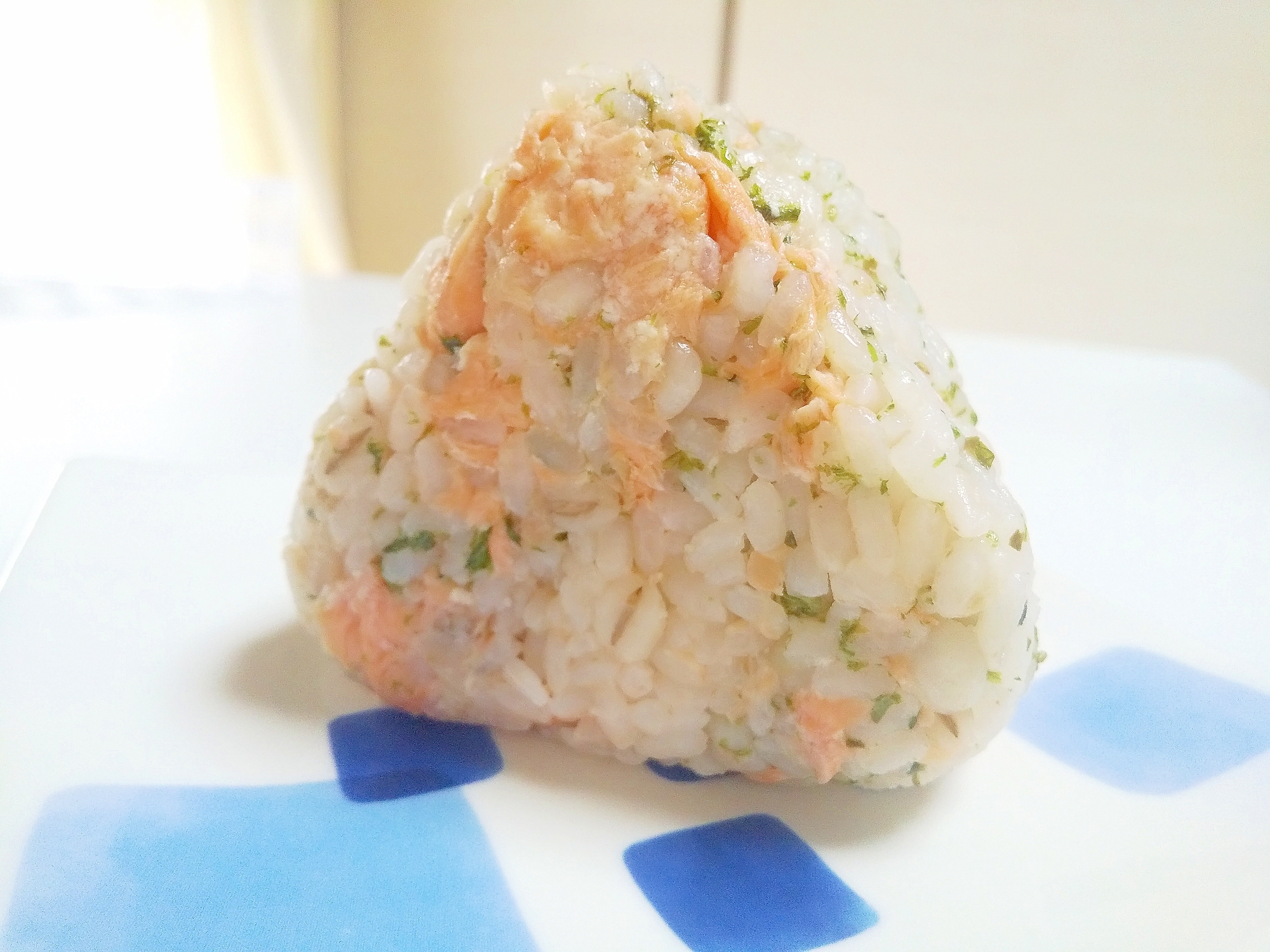 鮭と青のりのおにぎり レシピ 作り方 By Fumi 楽天レシピ 鮭と青のりのおにぎり レシピ 作り方 By Fumi 楽天レシピ