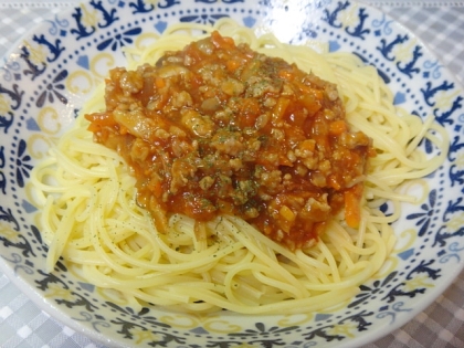 フレッシュトマトでミートソーススパゲッティ