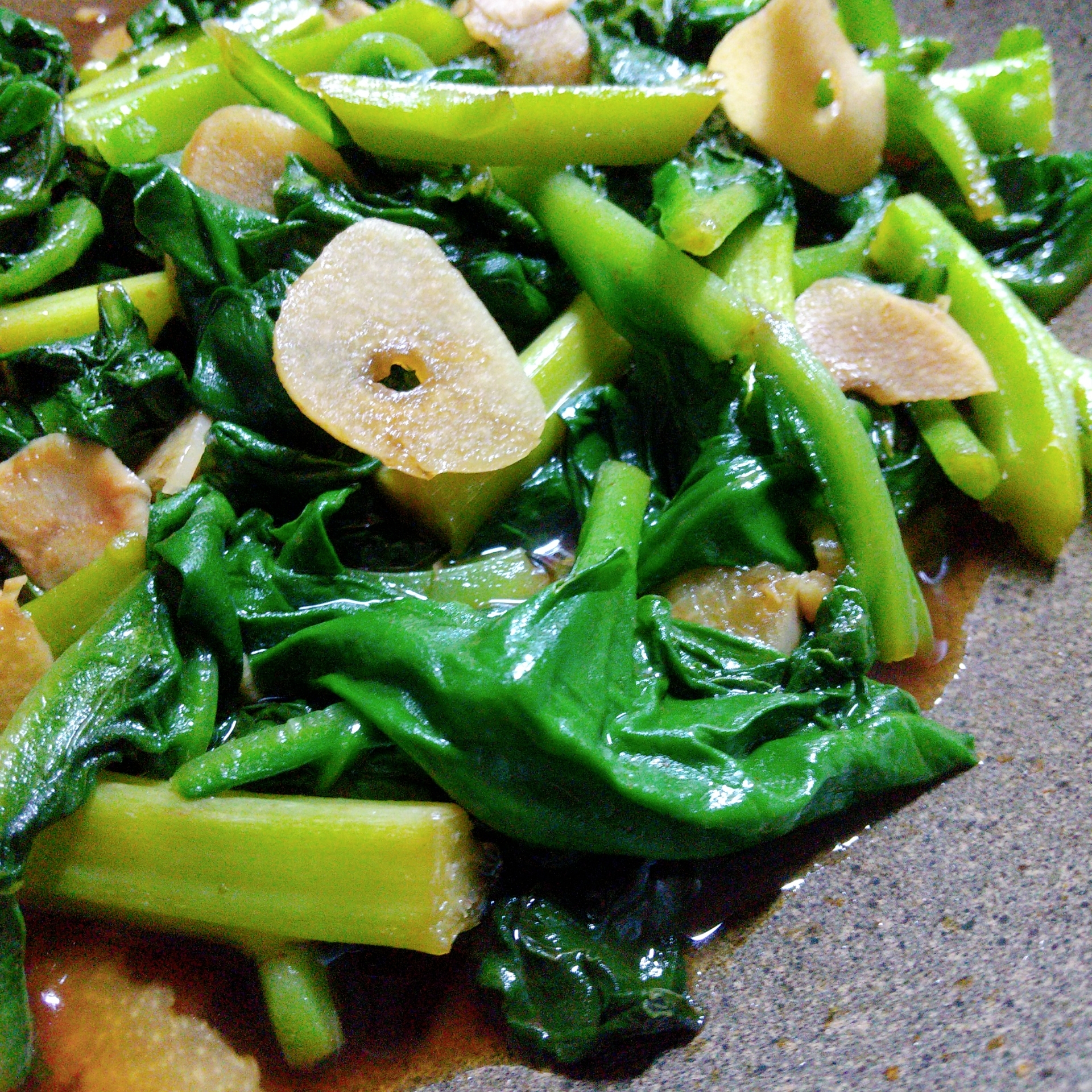 ごま油香る【つるむらさき】ガーリック醤油炒め