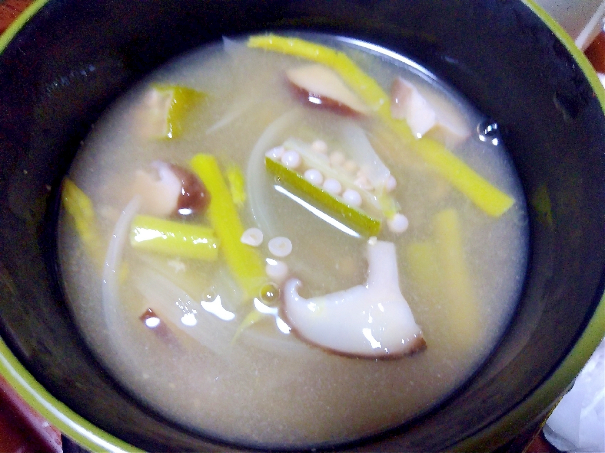 ✿⁠椎茸アスパラ玉葱おくら味噌汁
